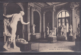 CPA Bordeaux    Dpt 33 Intérieur Du Musée De Sculture  Réf 1875 - Bordeaux