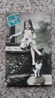 CPA ENFANT FILLE FILLETTE POUPEE CHAT CHATTE SOURIRE SERIE - Scenes & Landscapes