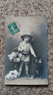 CPA ENFANT FILLE FILLETTE PANIER DE FLEURS ROSES CHIEN - Taferelen En Landschappen