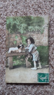 CPA ENFANT FILLE FILLETTE  CHIEN SUR BANC GRATTE GRATTE 1913 - Scènes & Paysages