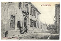 CPA 51 VITRY-LE-FRANCOIS La Caserne Des Minimes - Vitry-le-François