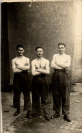 CP Carte Photo D'époque Photographie Vintage Homme Musclé Bel Beau Trio - Non Classés