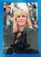 AUTOGRAPHE DE MATHILDE SEIGNER SUR PHOTO - Actores Y Comediantes 