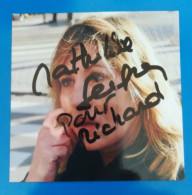 AUTOGRAPHE DE MATHILDE SEIGNER SUR PHOTO - Actors & Comedians