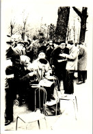 Photographie Photo Vintage Snapshot Amateur Paris Marché Aux Timbres Marigny - Lieux