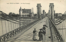 45 - Sully Sur Loire - Le Pont Suspendu - Animée - Oblitération Ronde De 1918 - CPA - Voir Scans Recto-Verso - Sully Sur Loire