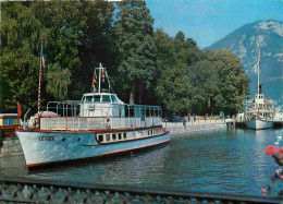 Bateaux - Bateaux Promenade - Lac D'Annecy - Les Bateaux Au Port Et Le Mont Veyrier - Le Fier - CPM - Voir Scans Recto-V - Andere & Zonder Classificatie