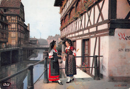 67-STRASBOURG FOLKLORE-N°T2736-B/0241 - Straatsburg