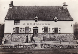 15. MADIC. CPA. MADIC PAR YDES. LA BARAQUETTE. CAFE TABAC " AU RELAIS D'AUVERGNE ". ANIMATION. - Autres & Non Classés