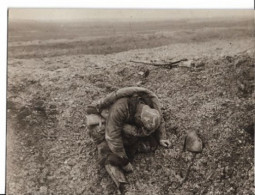 Cabo Francés Muerto Durante Un Ataque  14.5cm X 11cm - 7635 - Guerre, Militaire