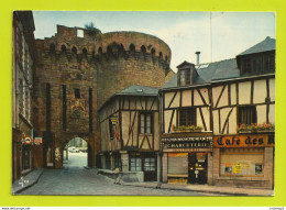 56 VANNES N°5435 La Porte-Prison En 1972 Charcuterie Rotisserie Café Tabacs PUB Arthur Martin Renault 4L Camionnette - Vannes