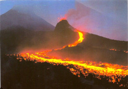 *CPM Grand Format - ITALIE - SICILE - CATANE - L'Etna En éruption - Catania