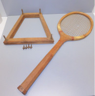 - RAQUETTE De TENNIS DANS SA PRESSE MANCHE BOIS Marqué PETIT SPORT LIMOGES    E - Andere & Zonder Classificatie