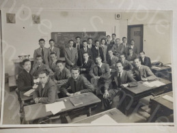 Italia Foto Francesco Penco - Trieste. Studenti Liceo Con Genealogia Della Famiglia Dei Medici Sulla Lavagna. - Europa