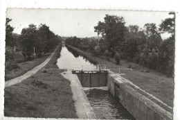 Tannay (58) : L'écluse Du Canal Du Nivernais En 1950  PF. - Tannay
