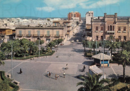 CARTOLINA  C18 MASSAFRA,TARANTO,PUGLIA-PIAZZA VITTORIO EMANUALE-STORIA,MEMORIA,CULTURA,BELLA ITALIA,VIAGGIATA 1970 - Taranto