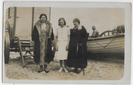 3580  OSTENDE ? HEIST ? KNOCKE ? DE HAAN ? LA PANNE ? KOKSIJDE ? Photo Carte  Barque , Cabine - Andere & Zonder Classificatie