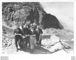 PYRENEES ALPINISME ECOLE D'ESCALADE 1956  PHOTO ORIGINALE 12 X 8 CM - Places