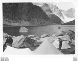 PYRENEES ALPINISME LAC DE POUCHERGUES  1956  PHOTO ORIGINALE 12 X 8 CM - Plaatsen