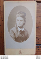 CDV JEUNE FEMME ET CHIGNON PHOTO LEON GRENOBLE 10.50 X 6 CM - Anciennes (Av. 1900)