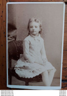 CDV FILLETTE ASSISE PHOTO MARTINOTTO GRENOBLE 10.50 X 6 CM - Old (before 1900)