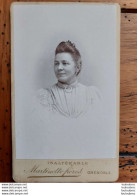 CDV FEMME  PHOTO MARTINOTTO GRENOBLE  10.50 X 6 CM - Old (before 1900)