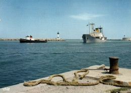 Sète - Cette - Bateau Cargo à L'entrée Du Port - Sete (Cette)