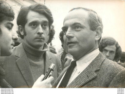 MICHEL DEON ECRIVAIN PRIX INTERALLIE 12/1970  ROMAN LES PONEYS SAUVAGES   PHOTO 18X13CM - Célébrités