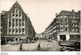 AMIENS LA RUE DES TROIS CAILLOUX  SOCIETE GENERALE ET AUTOS - Amiens