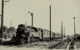 Reproduction - Train En Gare à Identifier - Eisenbahnen