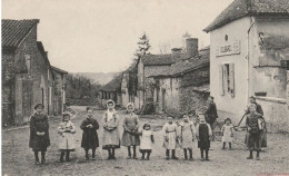 52 CPA LEVIGNY LA RUE DE LA FONTAINE - Autres & Non Classés