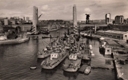 Brest - Le Port Et Le Pont De Recouvrance - Navire De Guerre Bateau Militaire - Brest