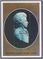 Mozart Member Of Masonic Lodge Zur Wohltätigkeit, Freemasonry, Music Composer, Musical Instrument Maldives MS MNH - Freemasonry