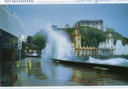 CPM - L - MANCHE - GRANVILLE - LE CASINO ET LA PLAGE DU PLAT GOUSSET UN JOUR DE TEMPETE - Granville