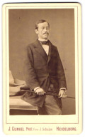 Fotografie J. Gunkel, Heidelberg, Anlage Nr. 25, Bürgerlicher Herr Mit Zwicker Und Stock  - Anonymous Persons