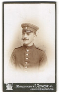 Fotografie C. Jungk, Sondershausen, Portrait Soldat In Uniform Mit Schirmmütze Und Moustache  - Anonyme Personen