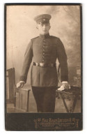 Fotografie Max Baum, Dresden, Königsbrückerstr. 62, Portrait Sächsischer Soldat In Uniform Mit Bajonett Und Portepee  - Anonymous Persons