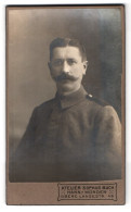 Fotografie Sophius Buch, Hann-Münden, Obere Langestr. 48, Portrait Soldat In Feldgrau Uniform Mit Walrossbart  - Anonymous Persons