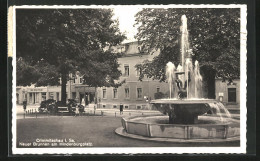 AK Crimmitschau I. Sa., Neuer Brunnen Am Hindenburgplatz Mit Geschäften  - Crimmitschau