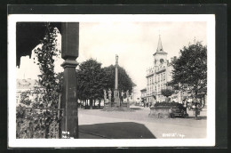 AK Lomnice Nad Pop., Strassenpartie Mit Denkmal  - Tchéquie