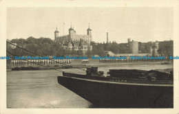 R646933 Tower Of London. General View Of The South Bank Of The Thames - Otros & Sin Clasificación