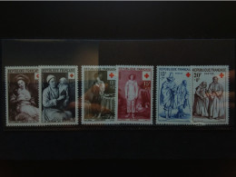 FRANCIA - Croce Rossa Anni 1953-1956-1957 - Nuovi ** - Valore Unificato 2012: Euro 41 + Spese Postali - Unused Stamps