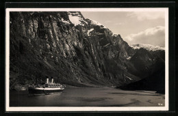 AK Norwegen, Passagierschiff M. S. Monte Sarmiento Im Naerofjord  - Paquebots