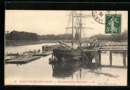 CPA Saint-Valèry-sur-Somme, Dèbarquement D`un Charbonnier  - Autres & Non Classés