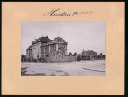 Fotografie Brück & Sohn Meissen, Ansicht Hartha, Bürgerschule Mit Turnhalle, Schule, Schulhaus Am Strasseneck  - Plaatsen