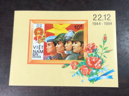VIET  NAM  STAMPS BLOCKS STAMPS-32(1985 Vietnamses People S Army Imperf)1 Pcs Good Quality - Viêt-Nam