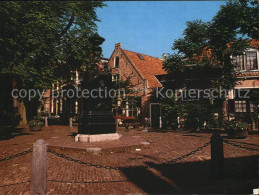 72421828 Wassenaar Dorpsplein Met Pomp Dorfplatz Brunnen  - Andere & Zonder Classificatie