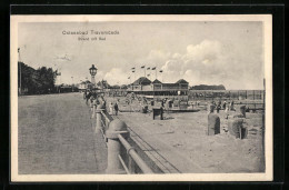 AK Travemünde, Strand Mit Bad Und Strandkörben  - Luebeck-Travemuende