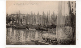 29 - CONCARNEAU - Le Port. Séchage Des Filets - Bateaux (M13) - Concarneau