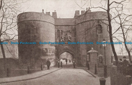 R647679 Tower Of London. The Middle Tower. Gale And Polden - Other & Unclassified